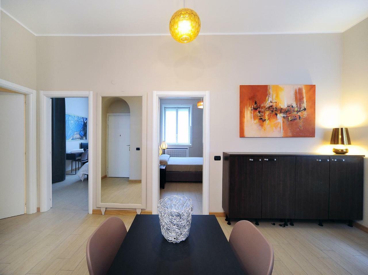 Urban District Apartments - Milan Old Town Central 2 Br Luaran gambar